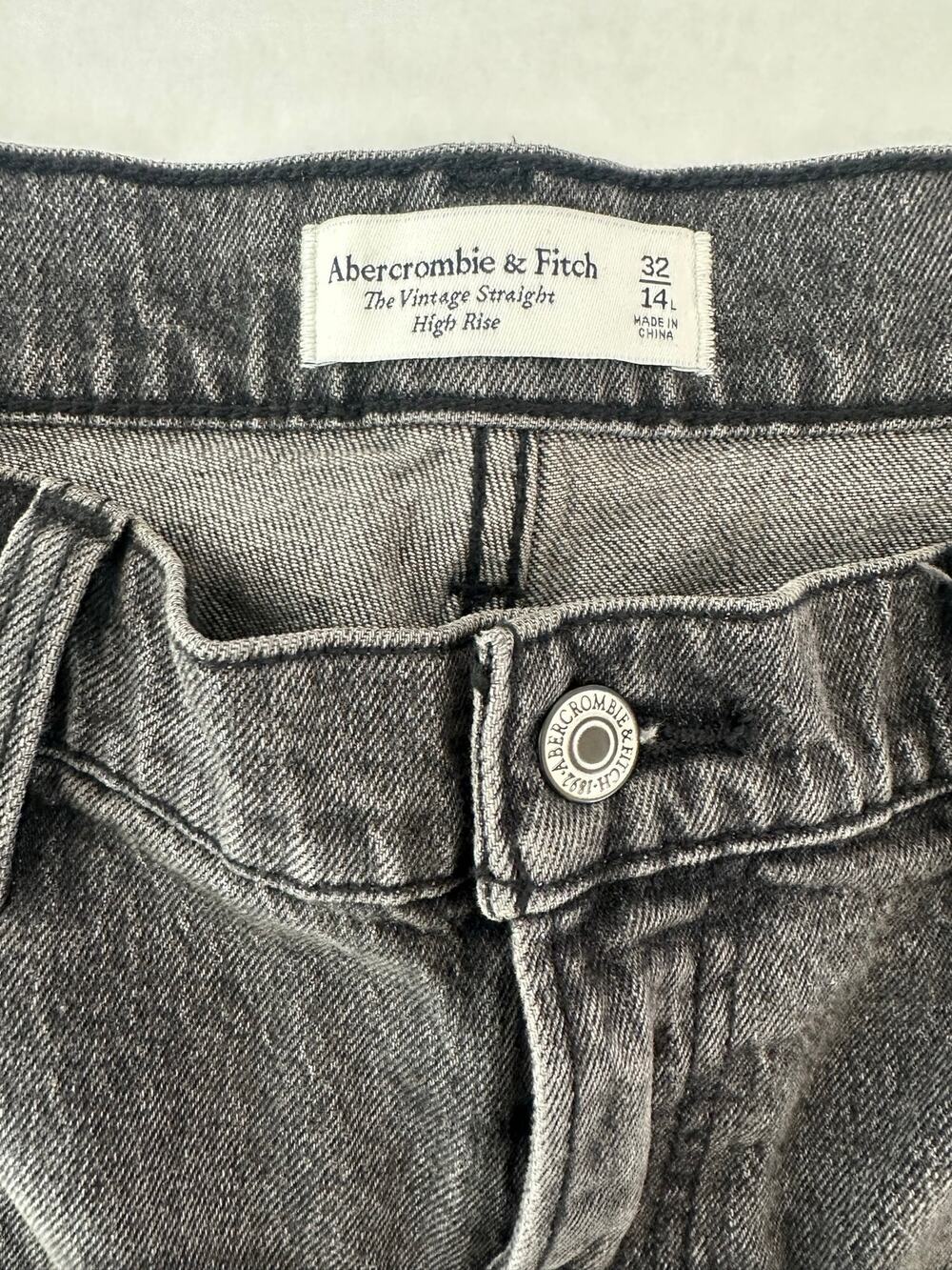 Abercrombie Vintage Straight High Rise Black Denim Jeans Size 14 Long / 32